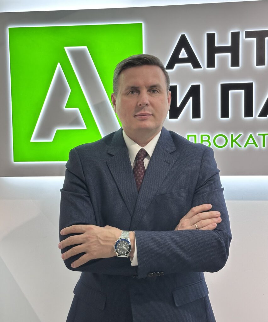 Нахождение в припаркованной машине в состоянии опьянения: риски и правомерность действий полиции